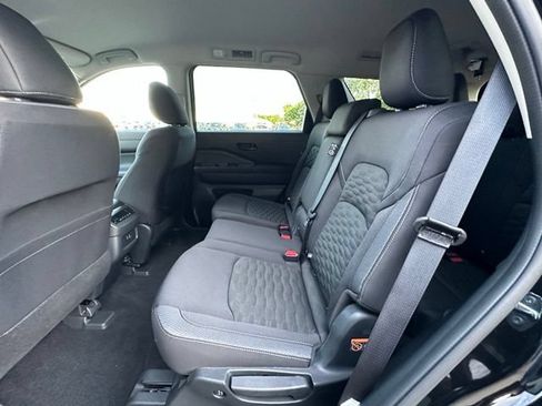 Certified 2025 Nissan Pathfinder SV AWD/4WD image 25