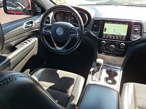 Used 2019 Jeep Grand Cherokee Altitude AWD/4WD image 15