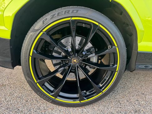 Used 2022 Lamborghini Urus AWD/4WD image 17