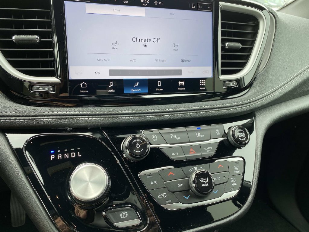 New 2027 Chrysler Pacifica Select FWD image 10