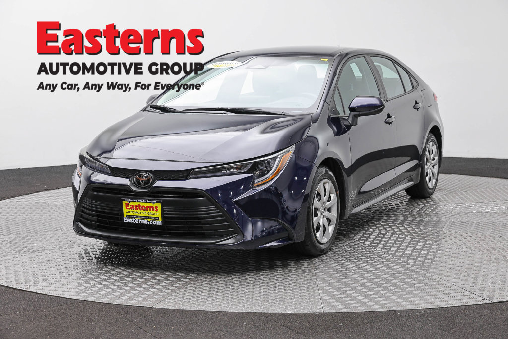 Used 2024 Toyota Corolla LE FWD image 1
