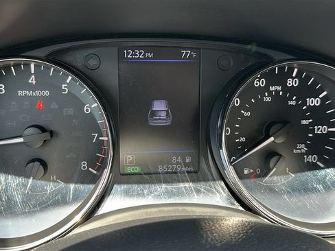 Used 2018 Nissan Rogue S AWD/4WD image 18