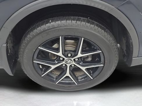 Used 2018 Toyota RAV4 SE AWD/4WD image 43