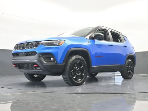 Used 2023 Jeep Compass Trailhawk w/ Trailhawk Elite Group image 65
