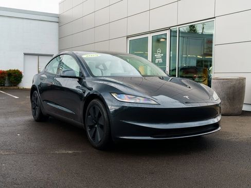 Used 2025 Tesla Model 3 Long Range image 24