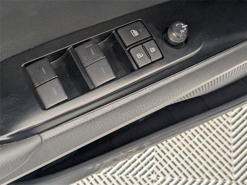 Used 2025 Toyota Camry SE image 11