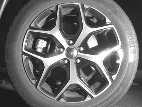 Used 2025 Jeep Compass Limited image 12