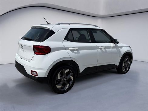 New 2026 Hyundai Venue SEL FWD image 5