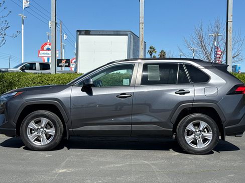 Used 2022 Toyota RAV4 XLE image 7