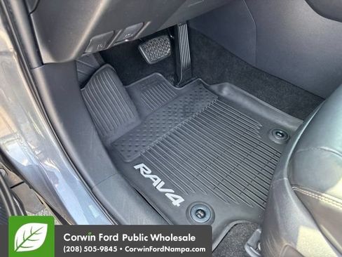 Used 2019 Toyota RAV4 Limited w/ Advanced Technology Package AWD/4WD image 26