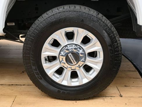 Used 2022 Ford F250 XLT AWD/4WD image 9
