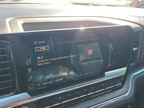 Used 2023 GMC Sierra 1500 SLT w/ SLT Premium Package image 21