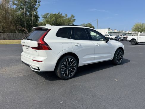 New 2026 Volvo XC60 T8 Ultra w/ Climate Package AWD/4WD image 3