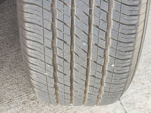 Used 2023 Chrysler Pacifica Touring-L image 11