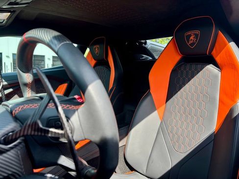 Used 2025 Lamborghini Revuelto AWD/4WD image 21