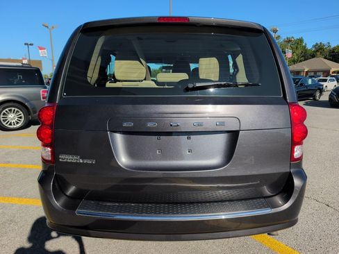 Used 2016 Dodge Grand Caravan American Value Package FWD image 6