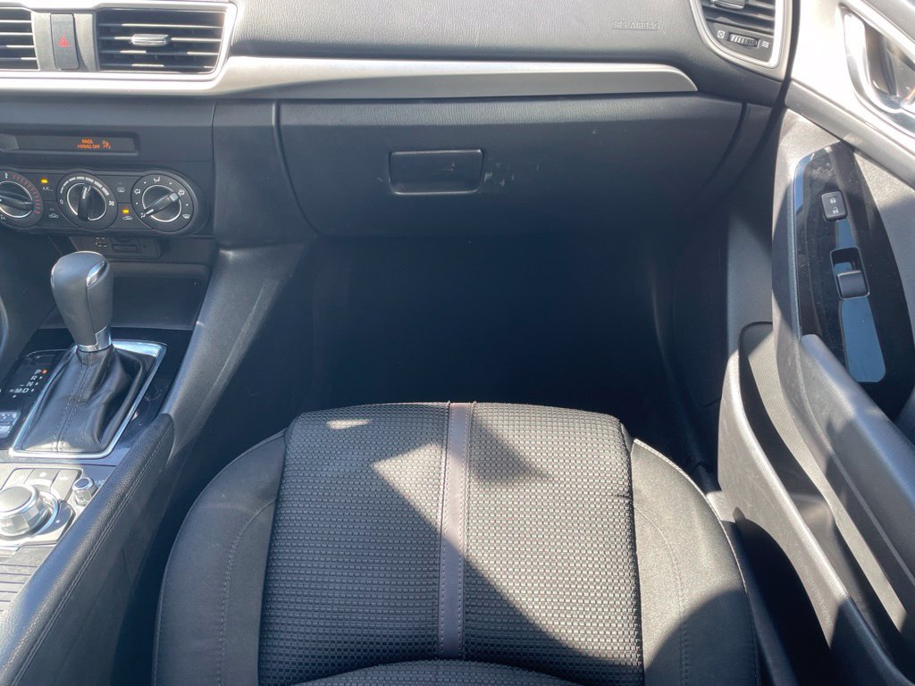 Used 2018 MAZDA MAZDA3 Sport w/ Preferred Equipment Package FWD image 22