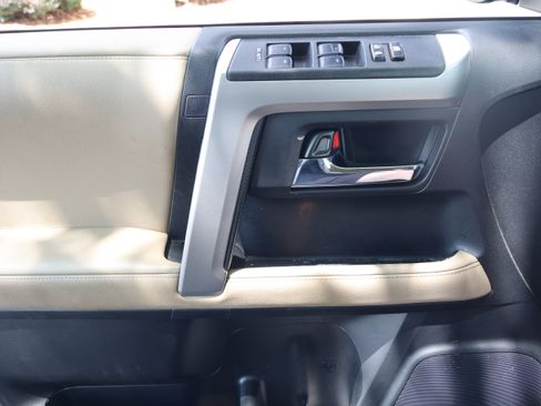 Used 2022 Toyota 4Runner SR5 Premium w/ Moonroof Package AWD/4WD image 12