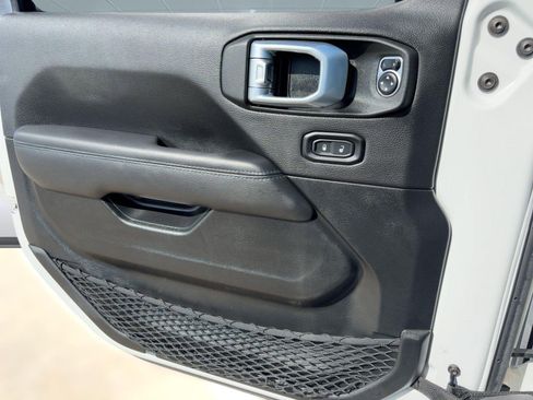 Used 2023 Jeep Wrangler Unlimited Rubicon 4xe image 14