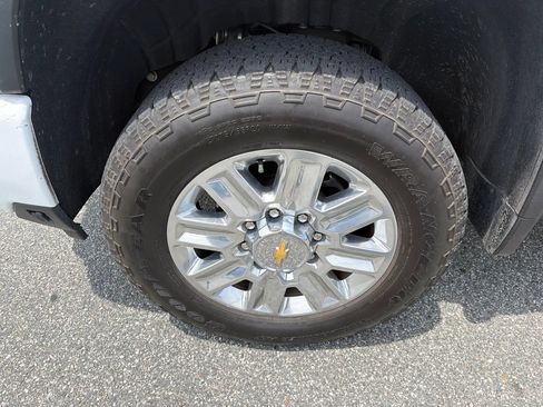 Used 2025 Chevrolet Silverado 3500 High Country w/ Technology Package AWD/4WD image 10