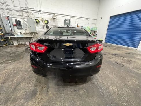 Used 2017 Chevrolet Cruze LS image 5