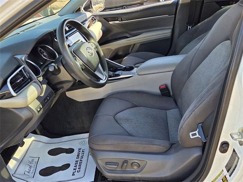 Used 2018 Toyota Camry LE w/ Moonroof Package image 5