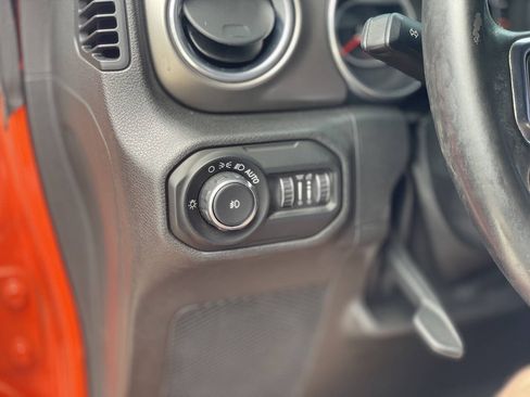 Used 2018 Jeep Wrangler Unlimited Rubicon AWD/4WD image 14