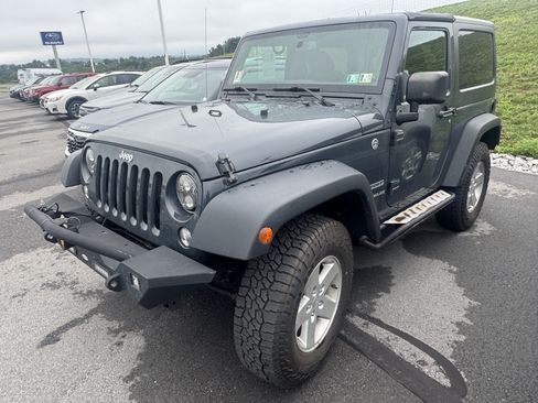 Used 2017 Jeep Wrangler Sport w/ Quick Order Package 24S AWD/4WD image 3