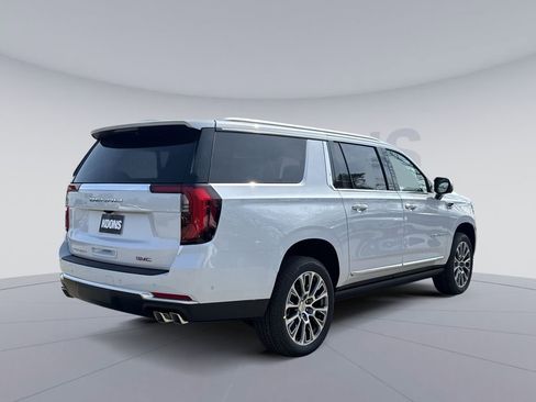 New 2026 GMC Yukon XL Denali w/ Sun & Power Step Package AWD/4WD image 7