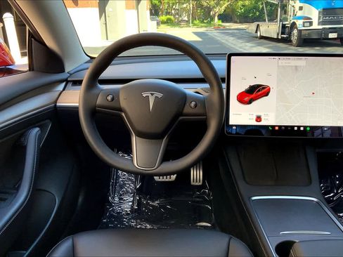 Used 2022 Tesla Model 3 Performance image 5