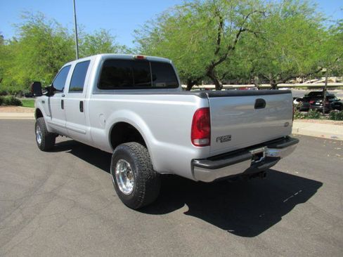 Used 2004 Ford F250 Lariat AWD/4WD image 2