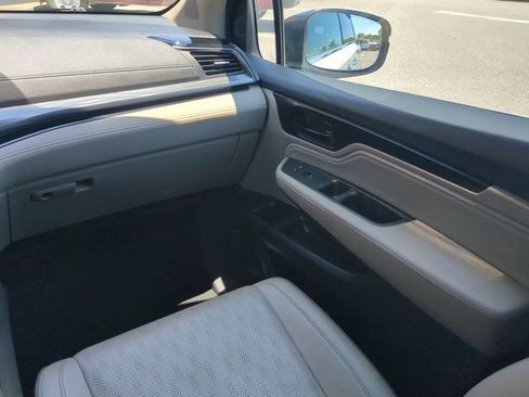 Used 2023 Honda Odyssey Elite image 17