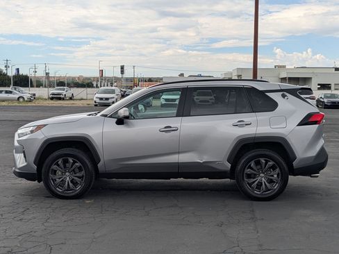 Used 2022 Toyota RAV4 XLE Premium AWD/4WD image 7