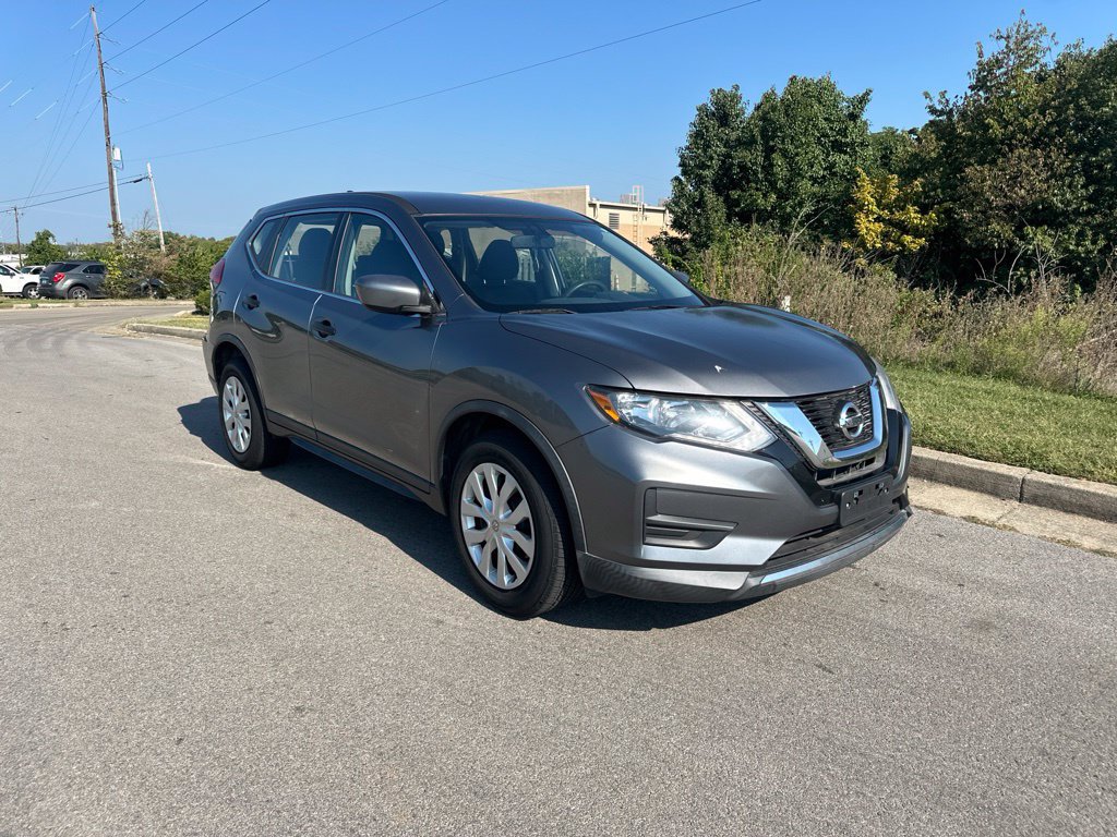 Used 2017 Nissan Rogue S FWD image 2