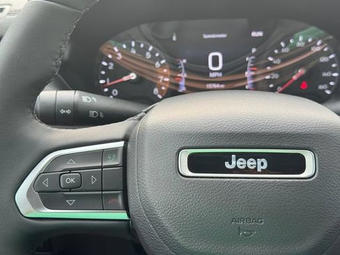 Certified 2025 Jeep Compass Latitude w/ Convenience Group AWD/4WD image 25