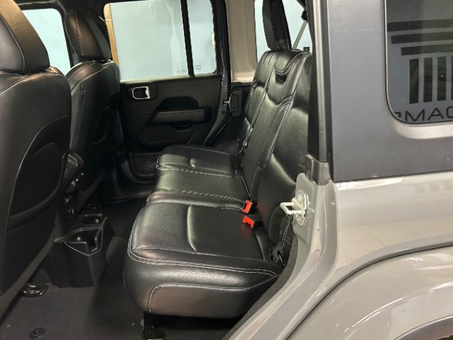 Used 2019 Jeep Wrangler Unlimited Sahara AWD/4WD image 12