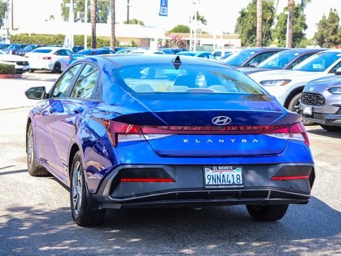 Used 2024 Hyundai Elantra SEL FWD image 13
