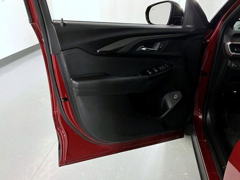 Certified 2022 Chevrolet TrailBlazer RS w/ Sun and Liftgate Package image 9