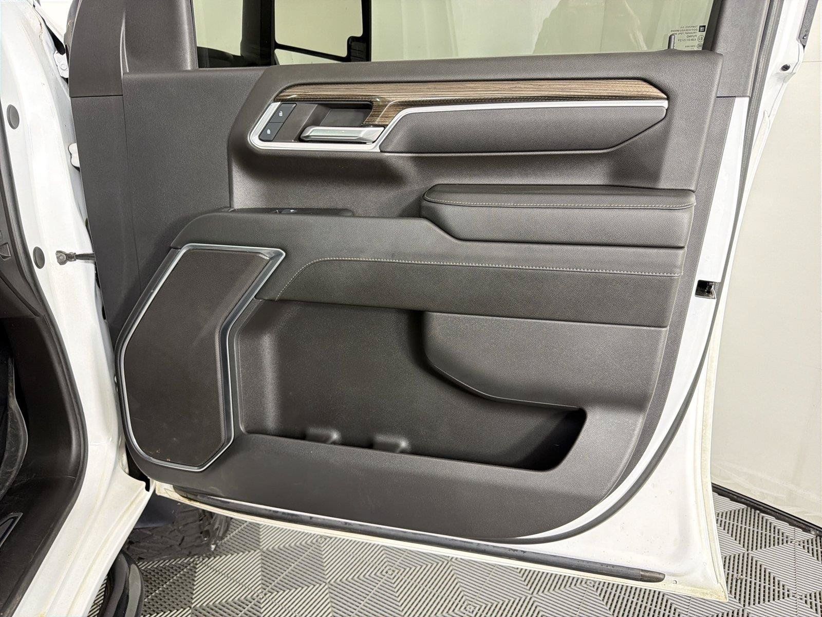 Used 2024 Chevrolet Silverado 2500 LT AWD/4WD image 12