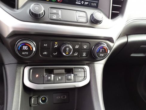 Certified 2023 GMC Acadia SLE w/ Driver Convenience Package image 14