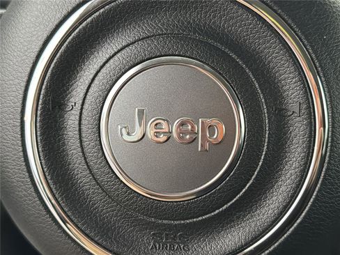 Used 2023 Jeep Renegade Latitude image 25