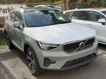 New 2025 Volvo XC40 B5 Core w/ Protection Package Premier