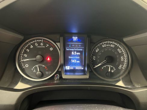 Used 2022 Toyota Tacoma TRD Off-Road w/ Technology Package image 20