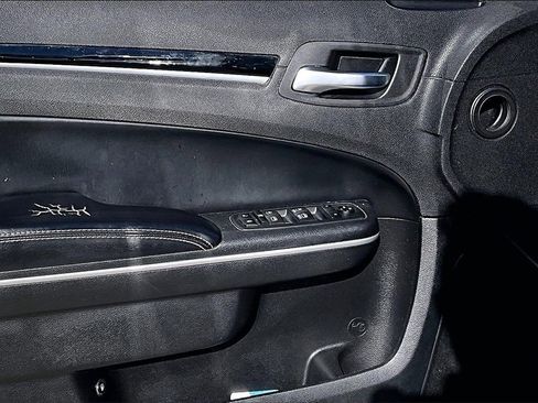 Used 2019 Chrysler 300 S image 24