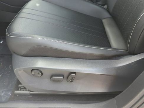 Certified 2023 Volkswagen Tiguan SE image 20