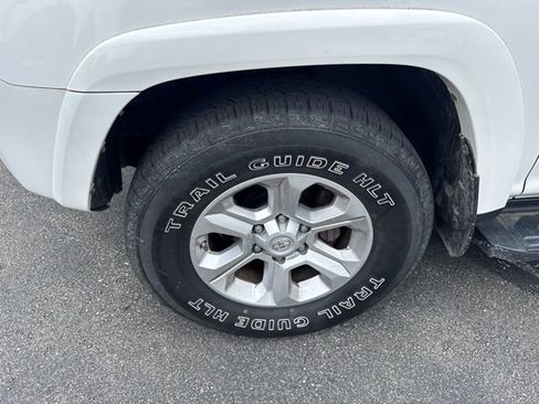 Used 2020 Toyota 4Runner SR5 Premium w/ Moonroof Package AWD/4WD image 9