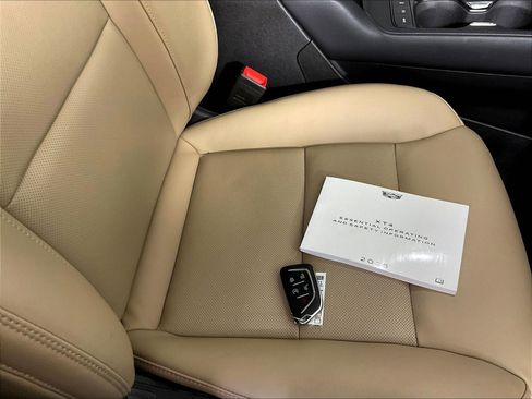 Used 2025 Cadillac XT4 Premium Luxury w/ Technology Package AWD/4WD image 35