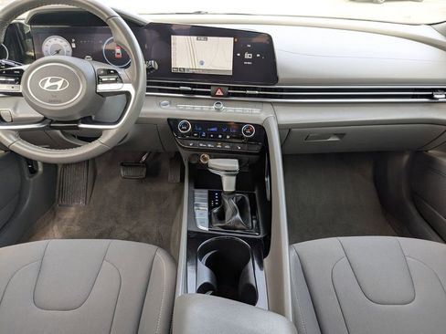 Used 2025 Hyundai Elantra SEL FWD image 24