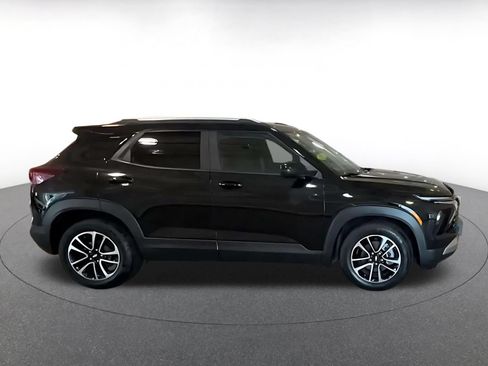 Used 2025 Chevrolet TrailBlazer LT FWD image 15