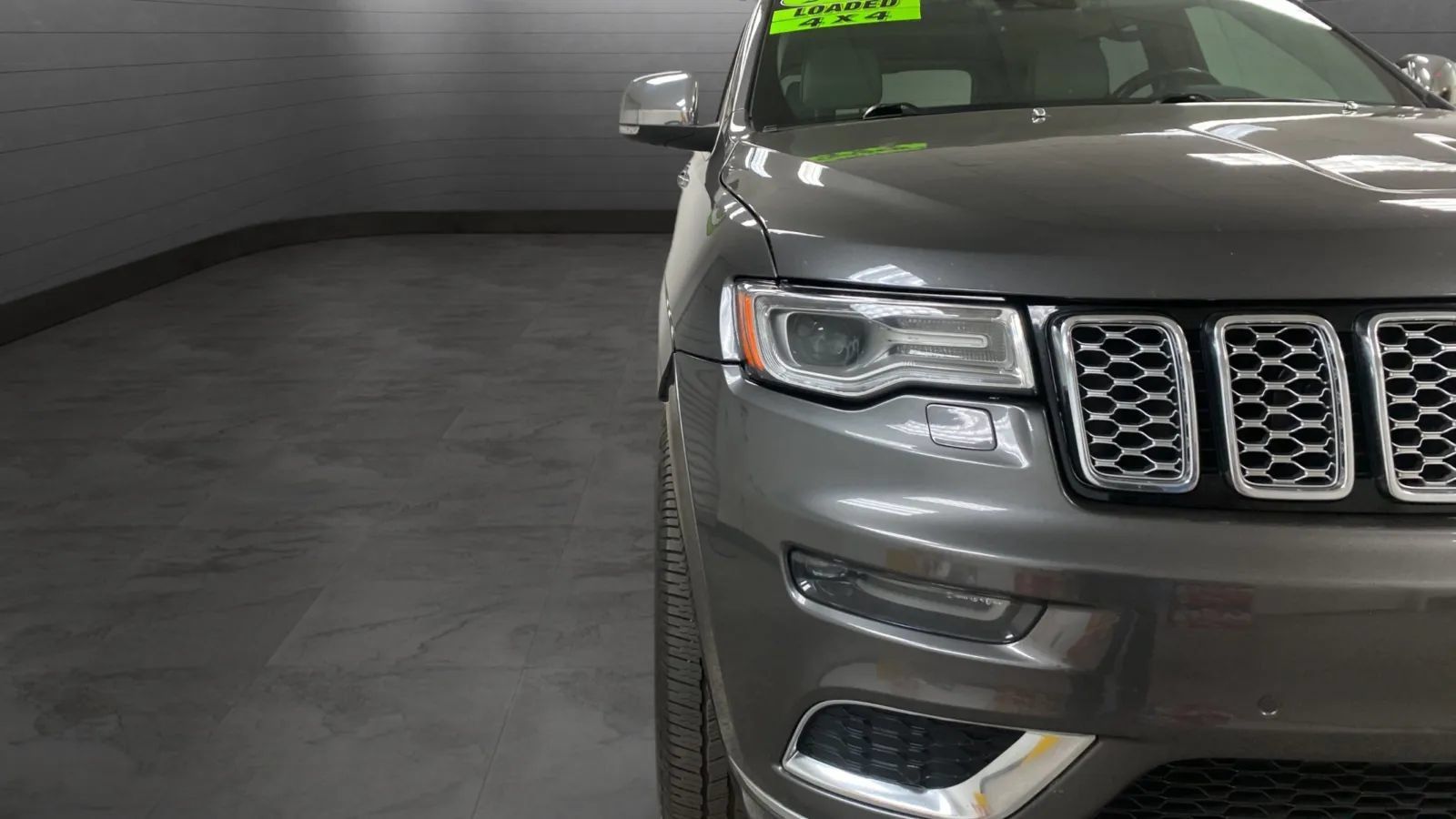 Used 2017 Jeep Grand Cherokee Summit AWD/4WD image 30
